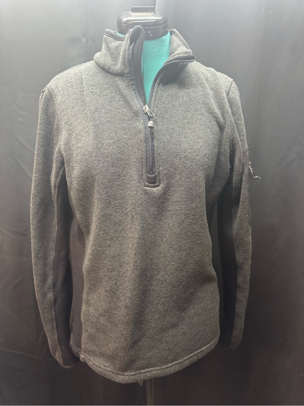 Avalanche Men's Dark Gray Half-Zip Fleece Pullover